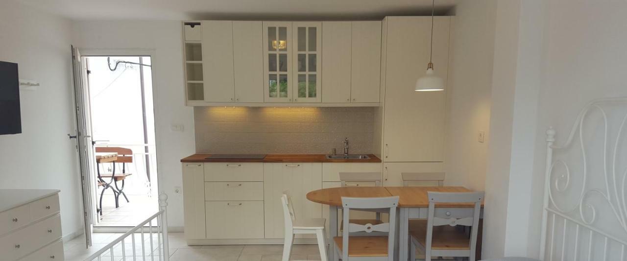 Apartamento Ribar 1 Njivice Exterior foto
